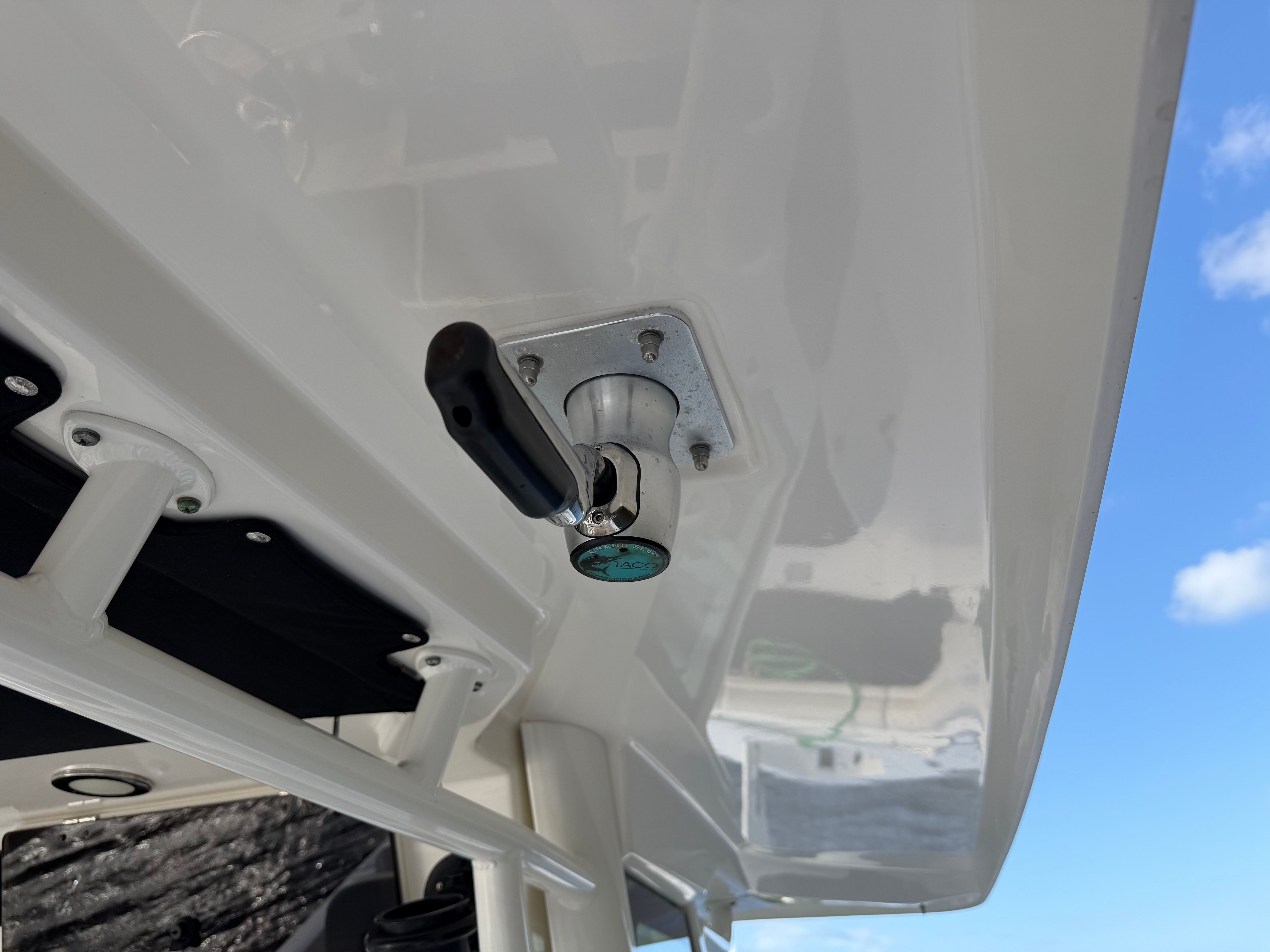 2021 Boston Whaler 330 Outrage - 64