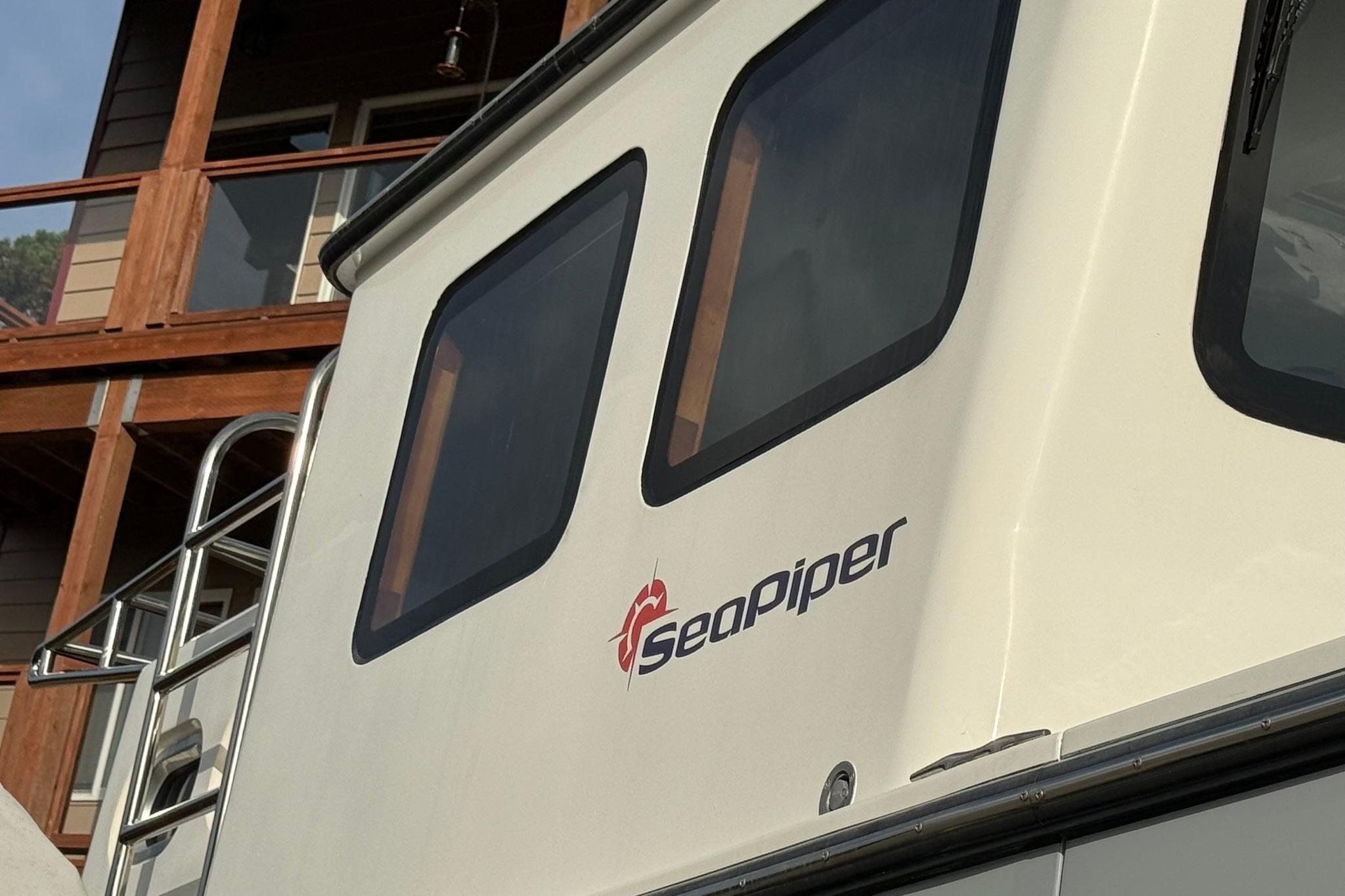 SeaPiper 35 boat exterior, 2020 model, with windows and logo visible.