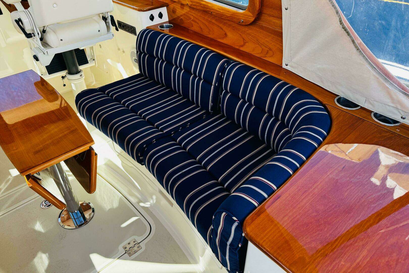 2012 Hinckley Picnic Boat MKIII - Image 33