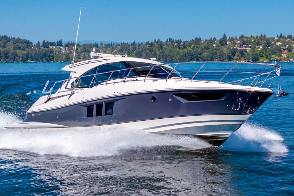 2017 Cruisers Yachts 45 Cantius