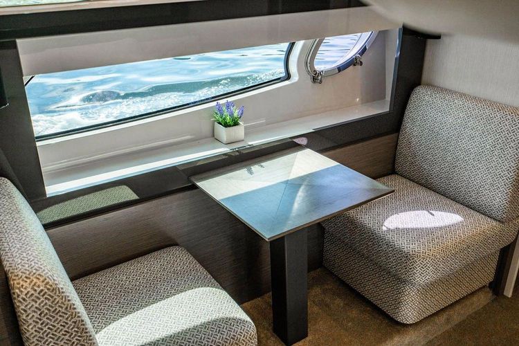2018 Pershing 5x - Image 38