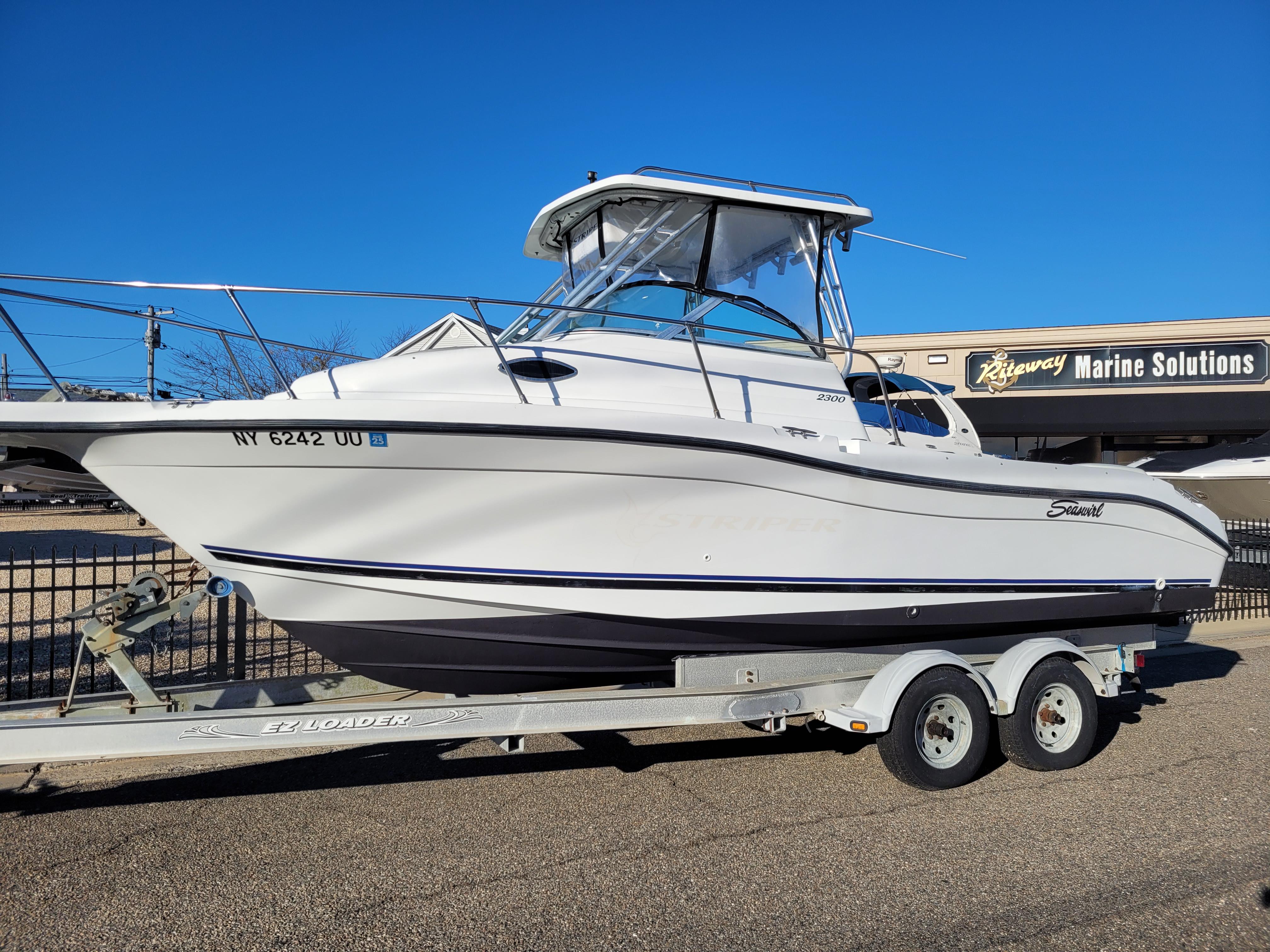 2000 Seaswirl Striper 2300 Walkaround OB