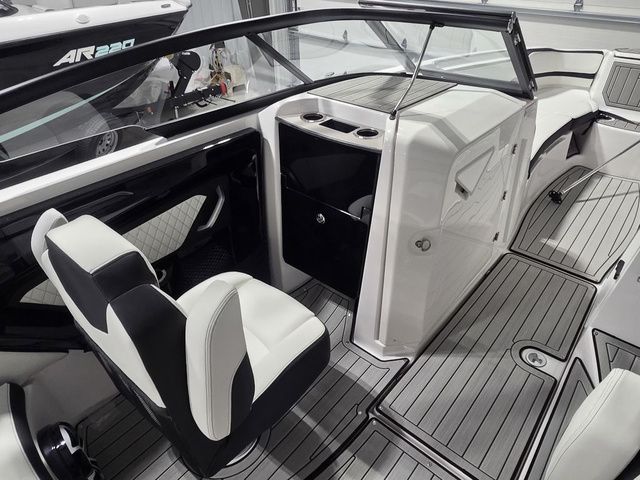 2026 Yamaha Boats 252S - 16
