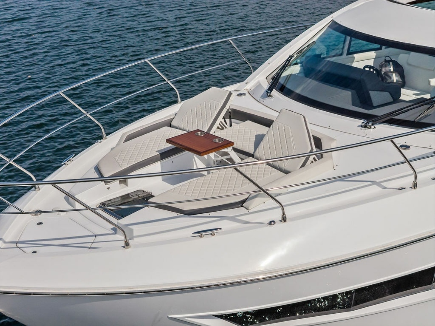 2022 Cruisers Yachts 46 CANTIUS - Image 8
