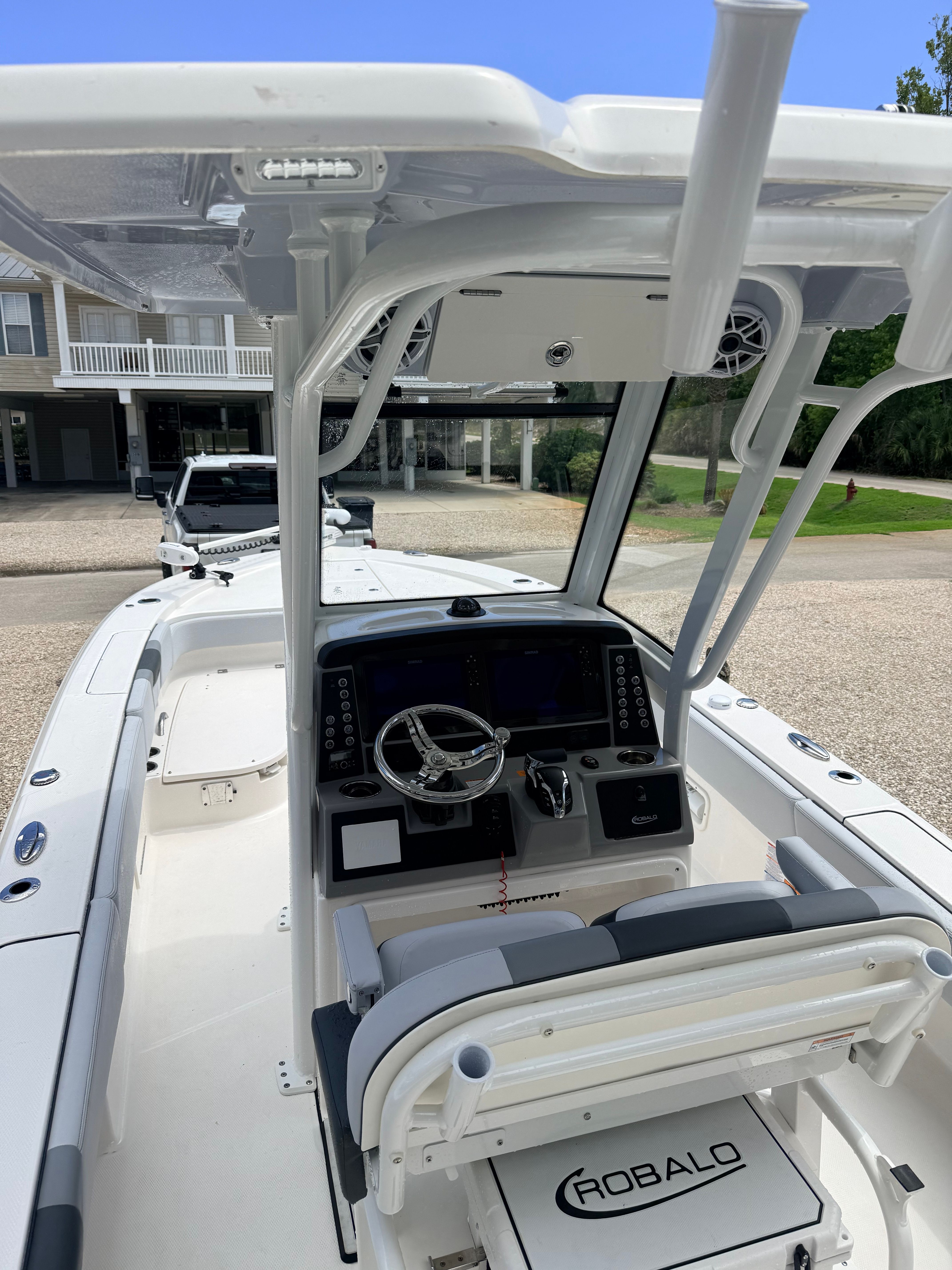2025 Robalo 266 Cayman - 6