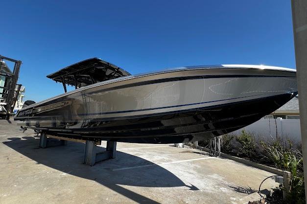 2022 Nor-Tech 390 Sport Center Console