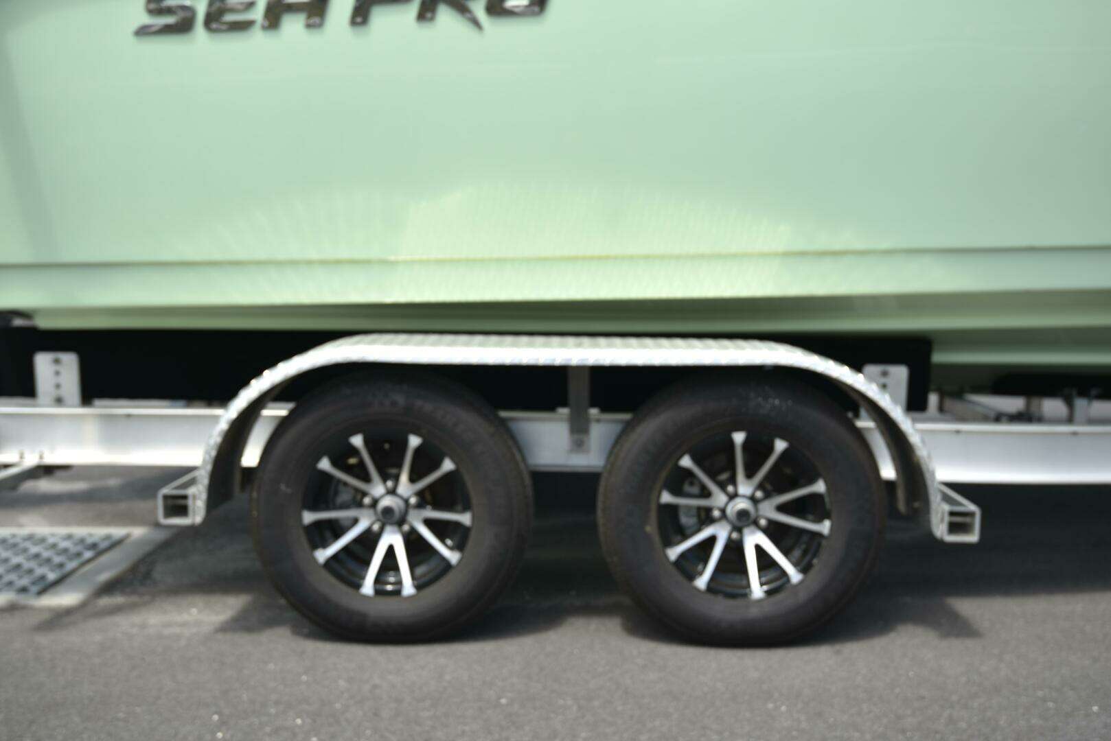 2023 Sea Pro 239 Deep V DLX - Image 13