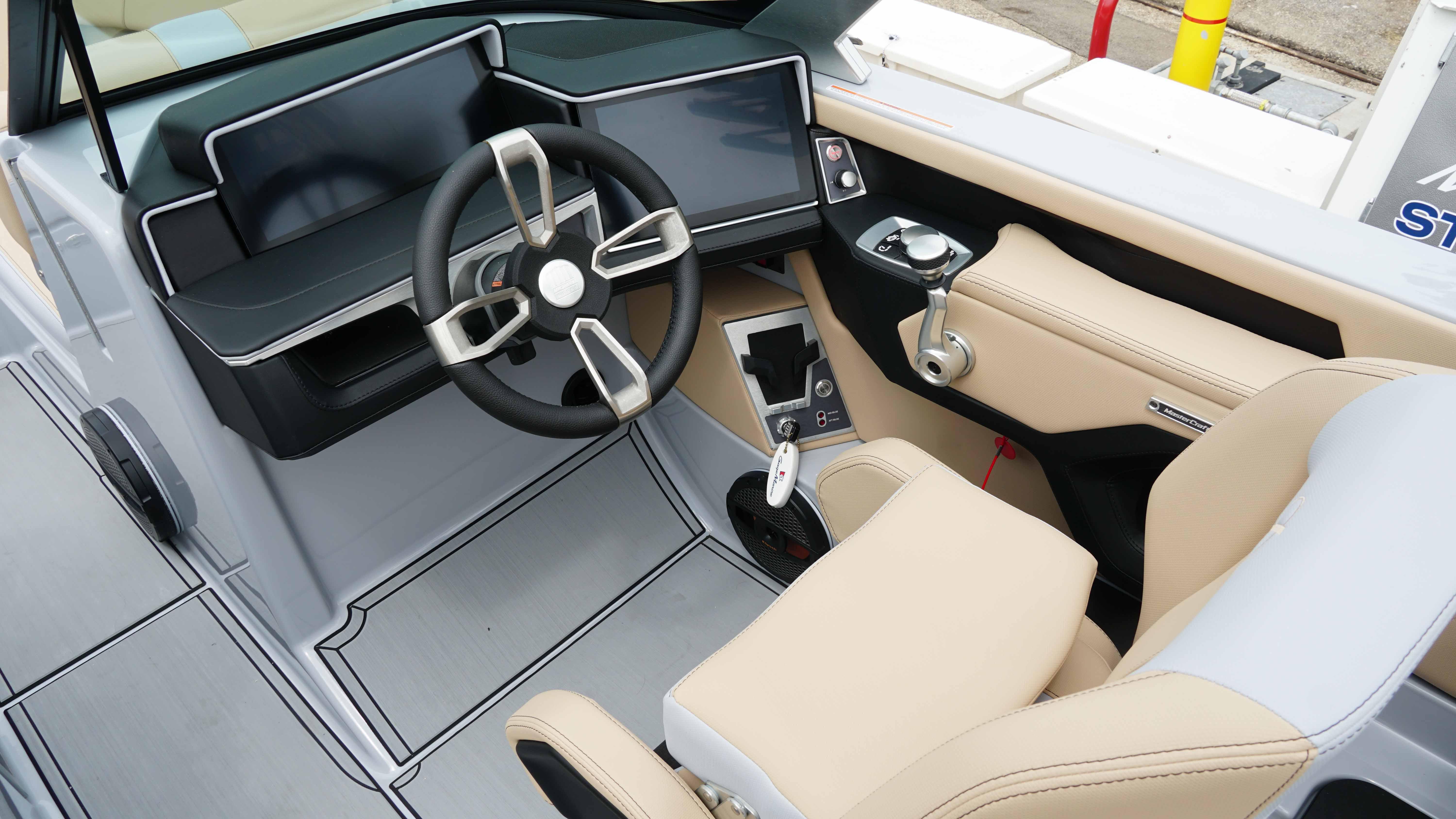 2025 MasterCraft X24 - 16