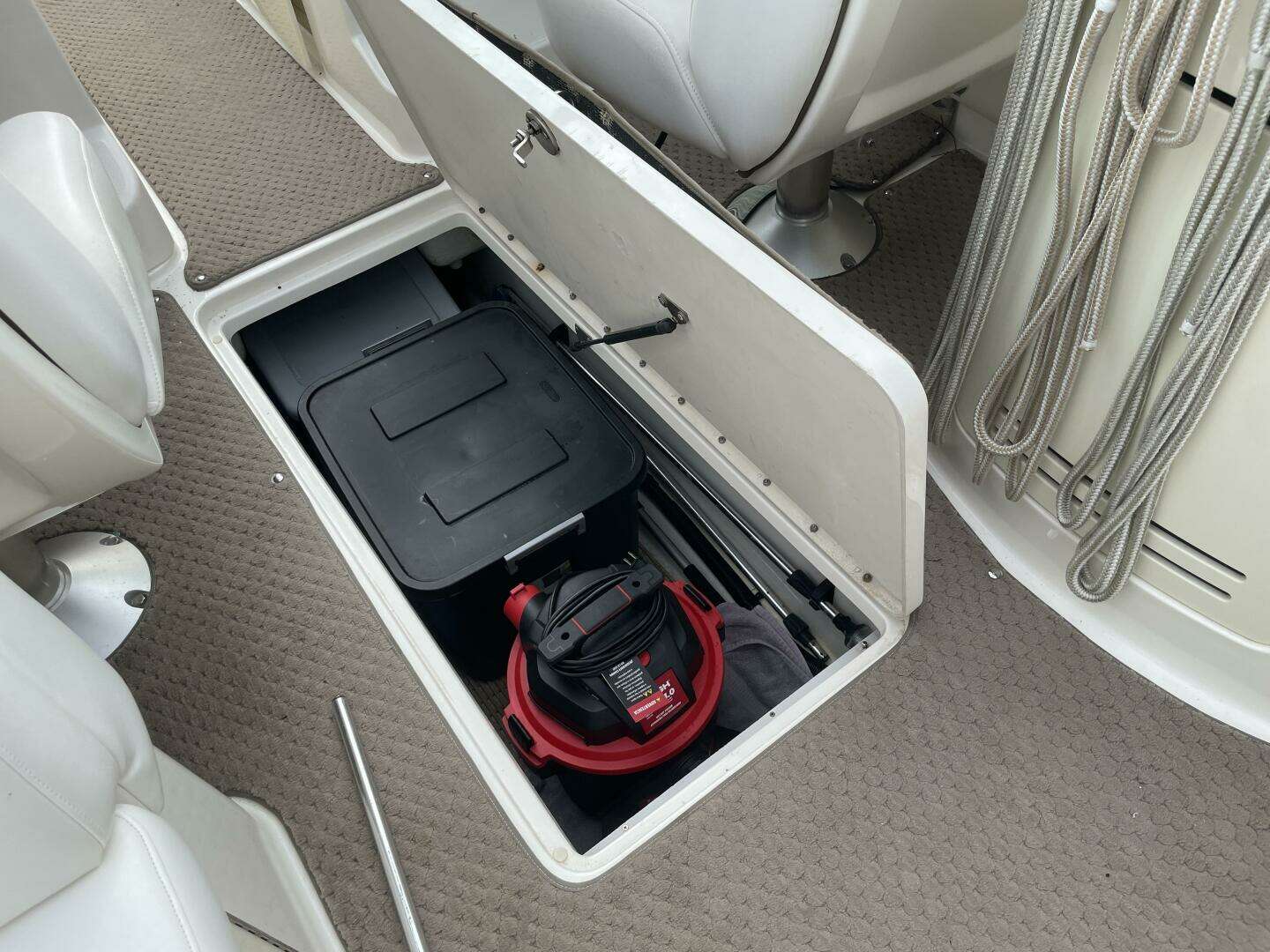 2008 Sea Ray 270 SLX - Image 31
