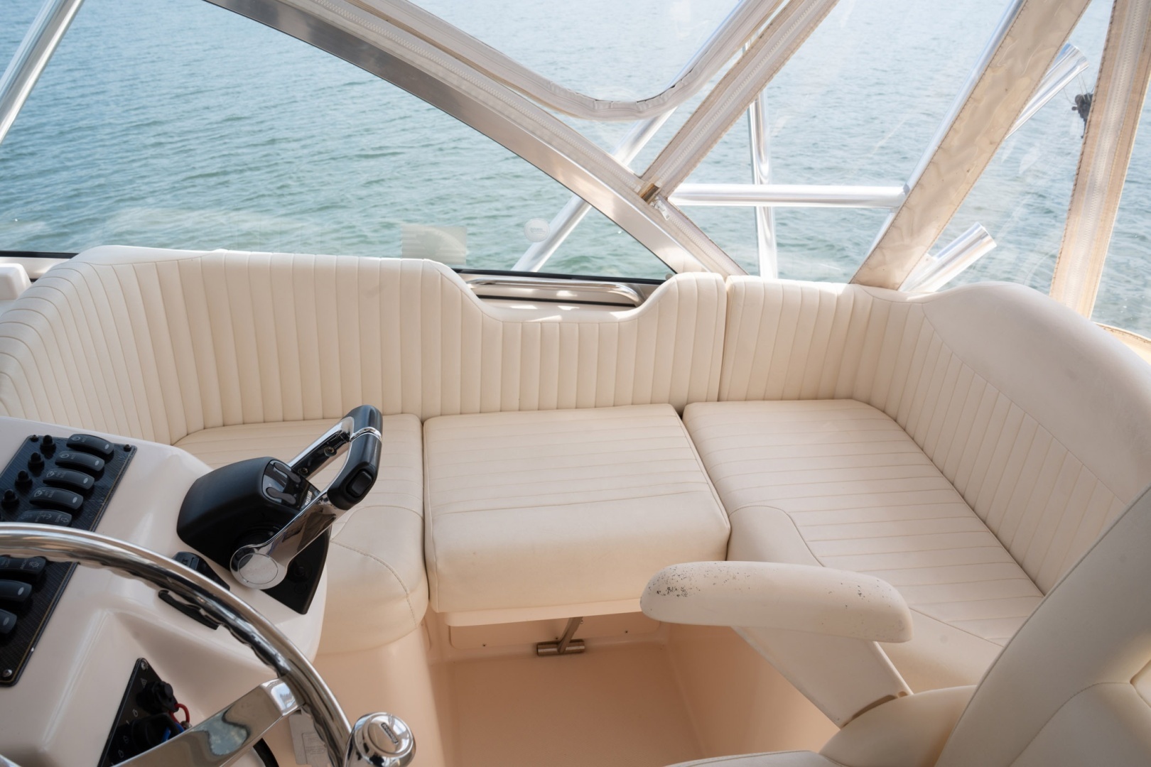 2009 Grady-White Express 330 - Image 21