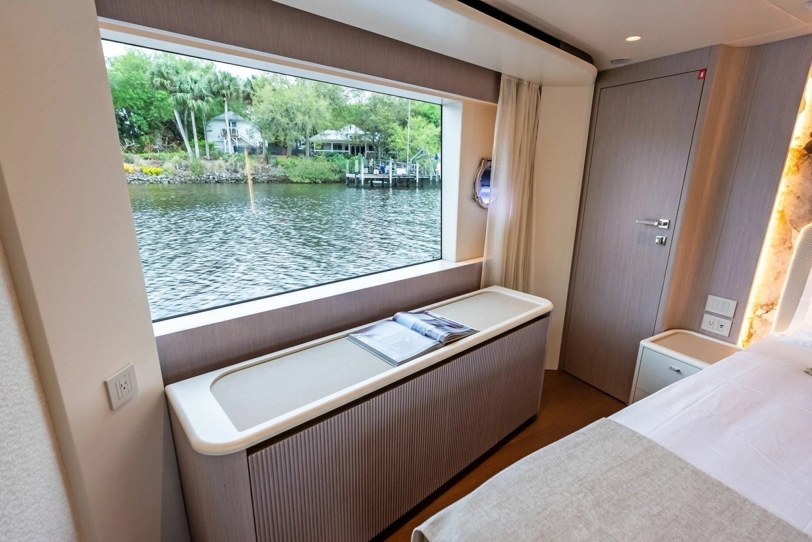 2026 Absolute 62 Navetta - Image 26
