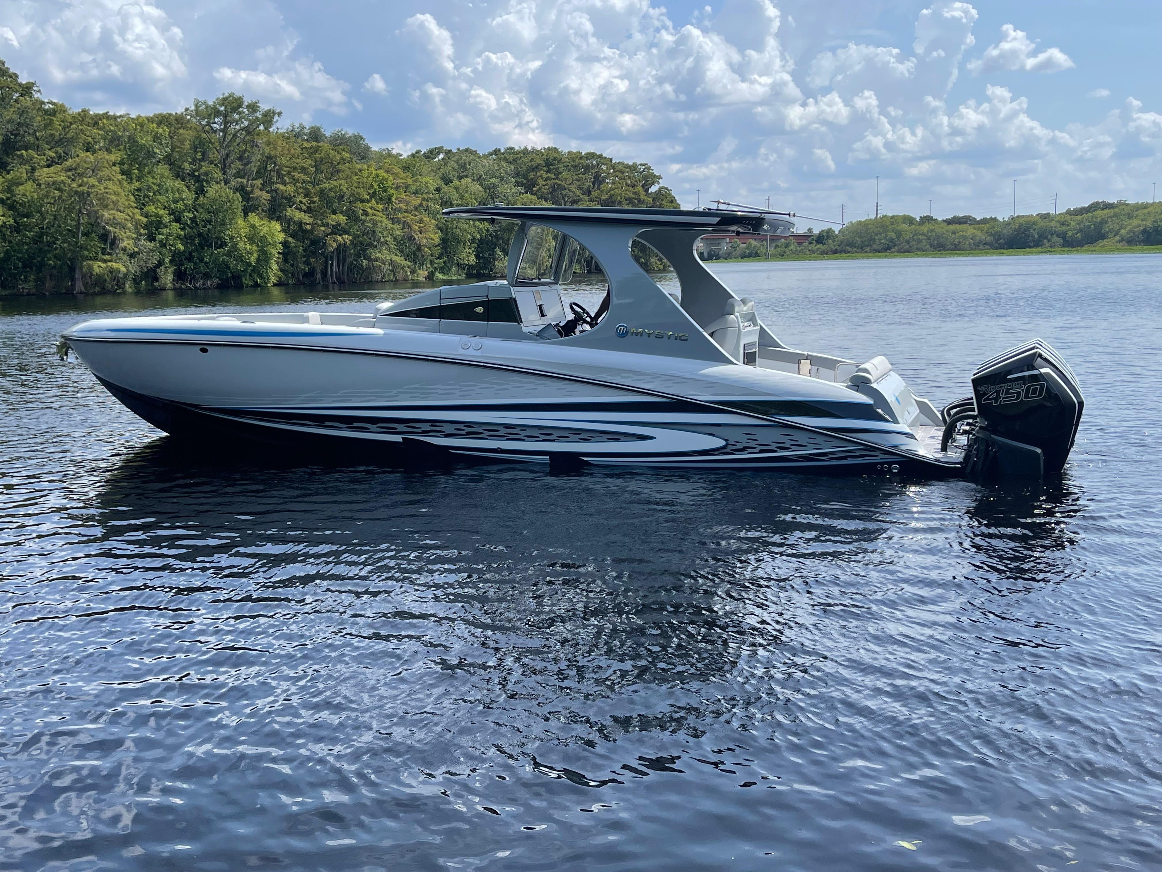 2022 Mystic Powerboats M3800