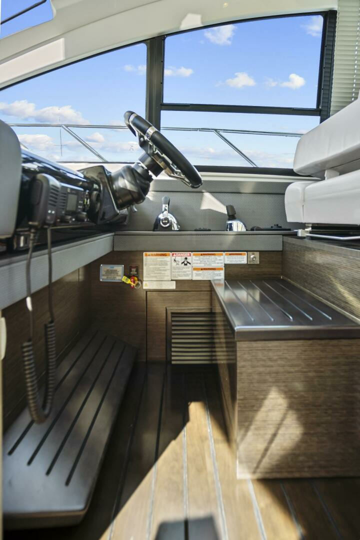 2019 Cruisers Yachts 54 Cantius - Image 28