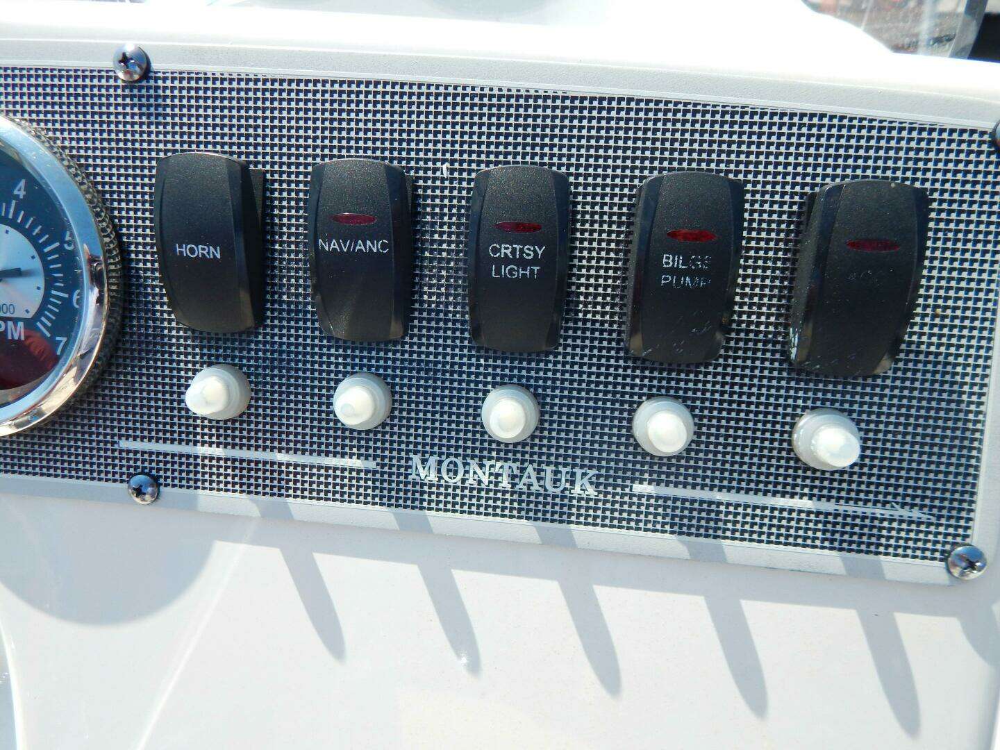 2020 Boston Whaler 190 Montauk - Image 14
