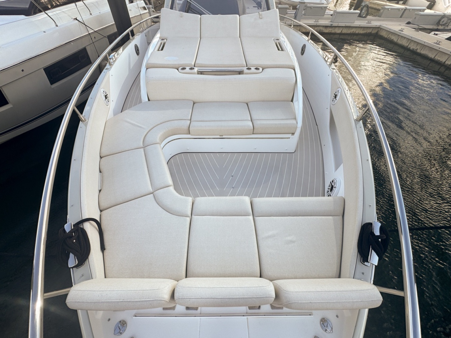 2023 Azimut Verve 47 - Image 13