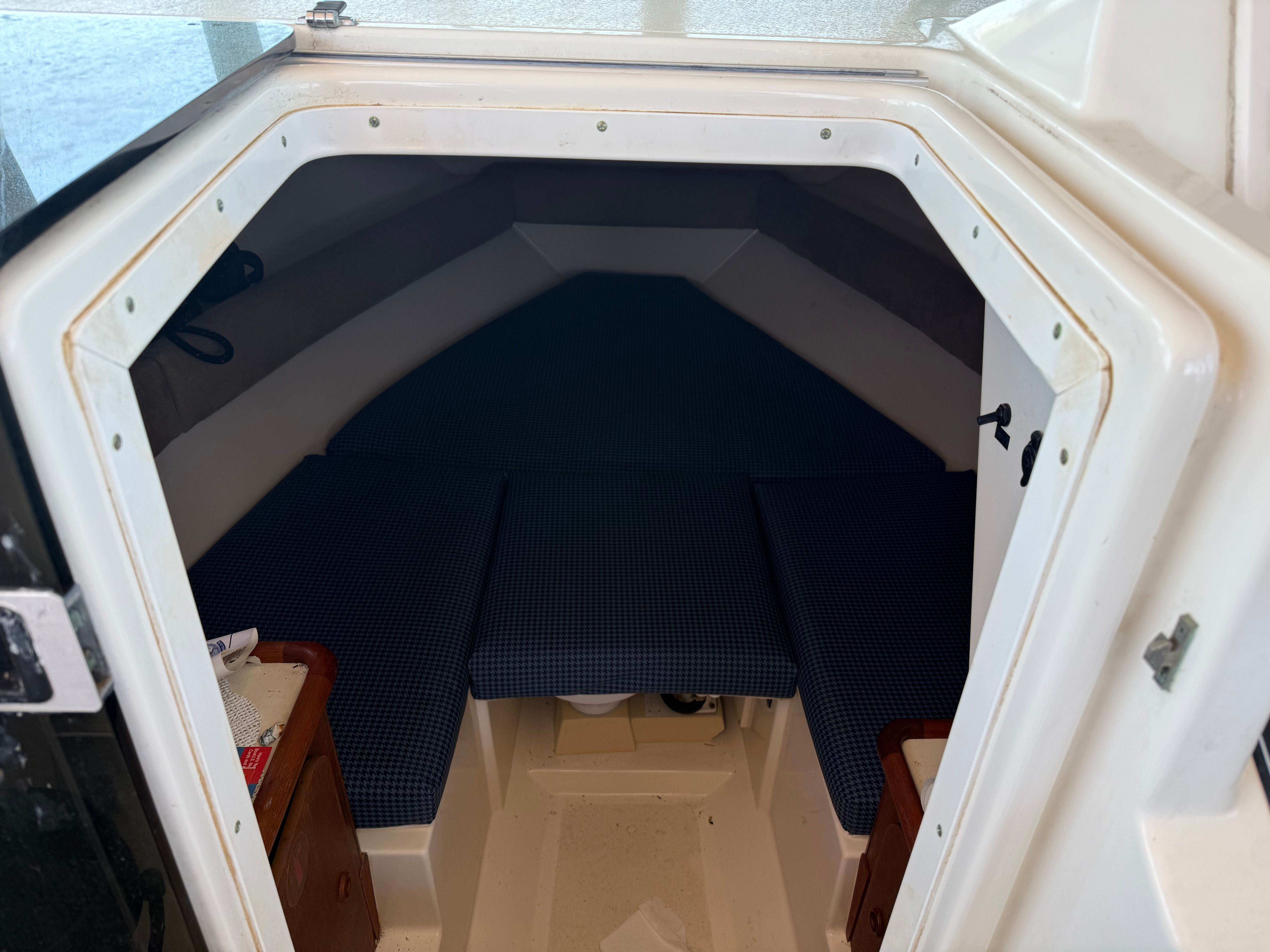 2005 Pursuit 2570 Offshore - 41