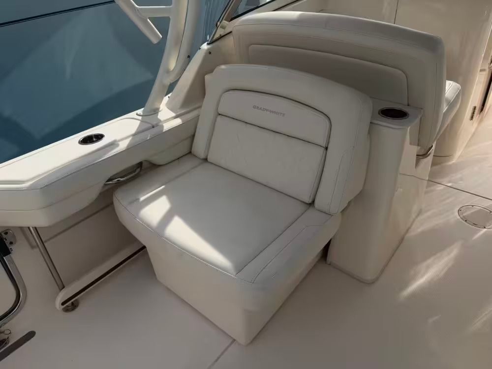 2019 Grady-White Freedom 325 - 7