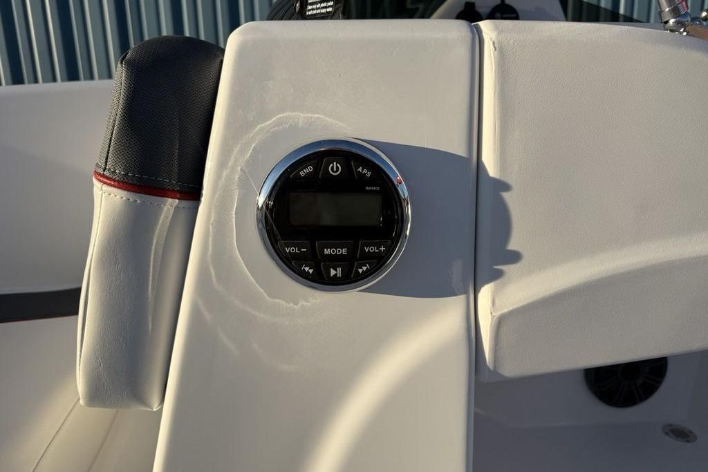 2026 Tahoe T16 boat dashboard with control panel and seat detail.