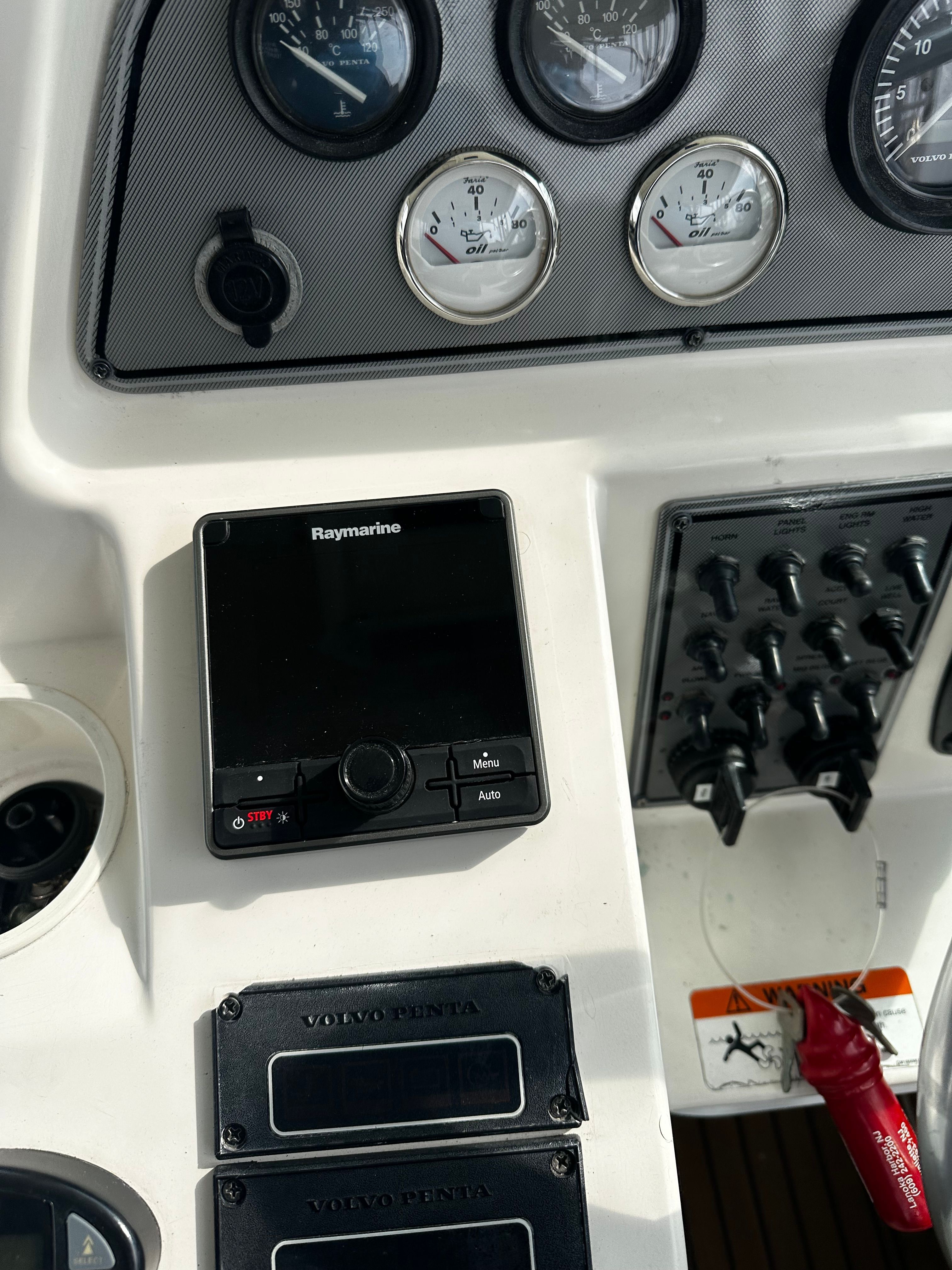 2005 Wellcraft 330 Coastal - 17