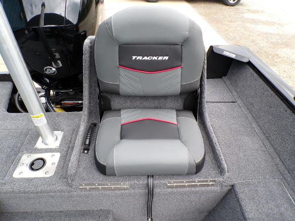 2025 Tracker Pro Guide V-175 Combo boat seat, gray and black with red accents.