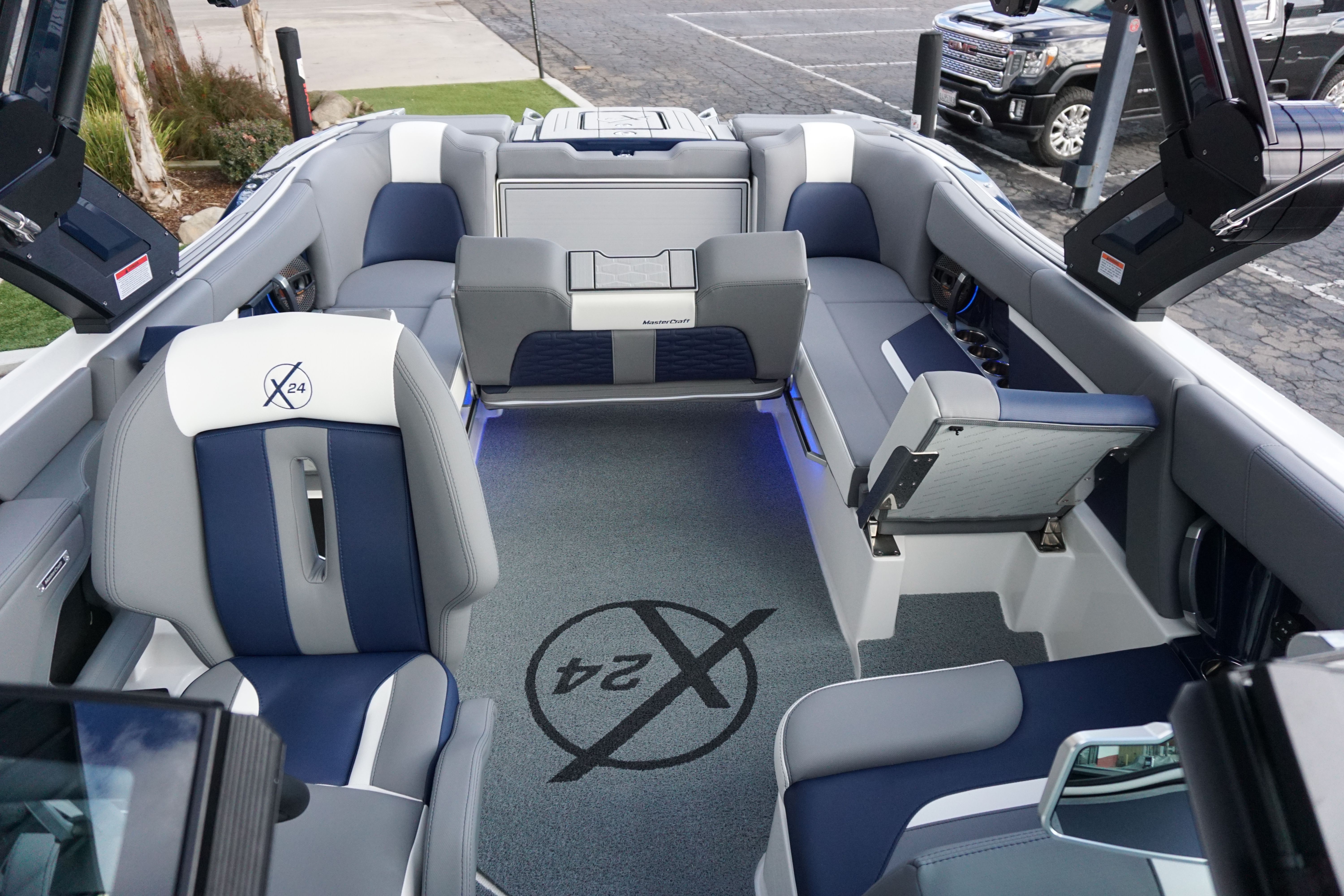 2025 MasterCraft X24 Supercharged 6.2L - 9K Rebate Eligible - 40