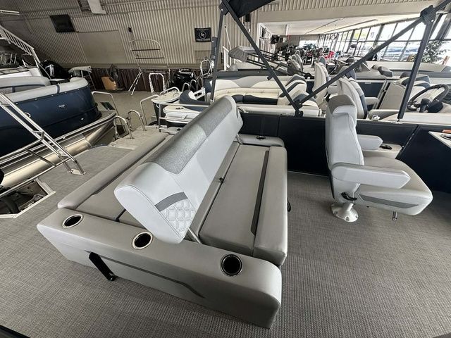 2026 Crest Conquest 23 FT - 15
