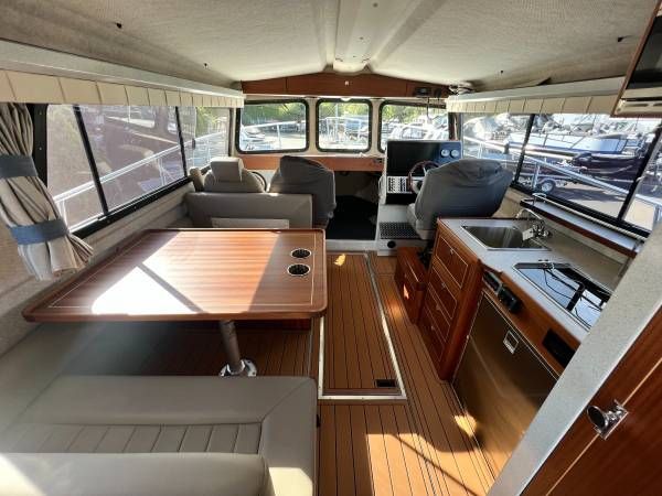 2022 KingFisher 3425 GFX Offshore - 13