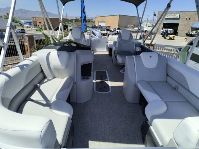 2026 Tahoe LTZ Quad Lounger 23 FT - 9