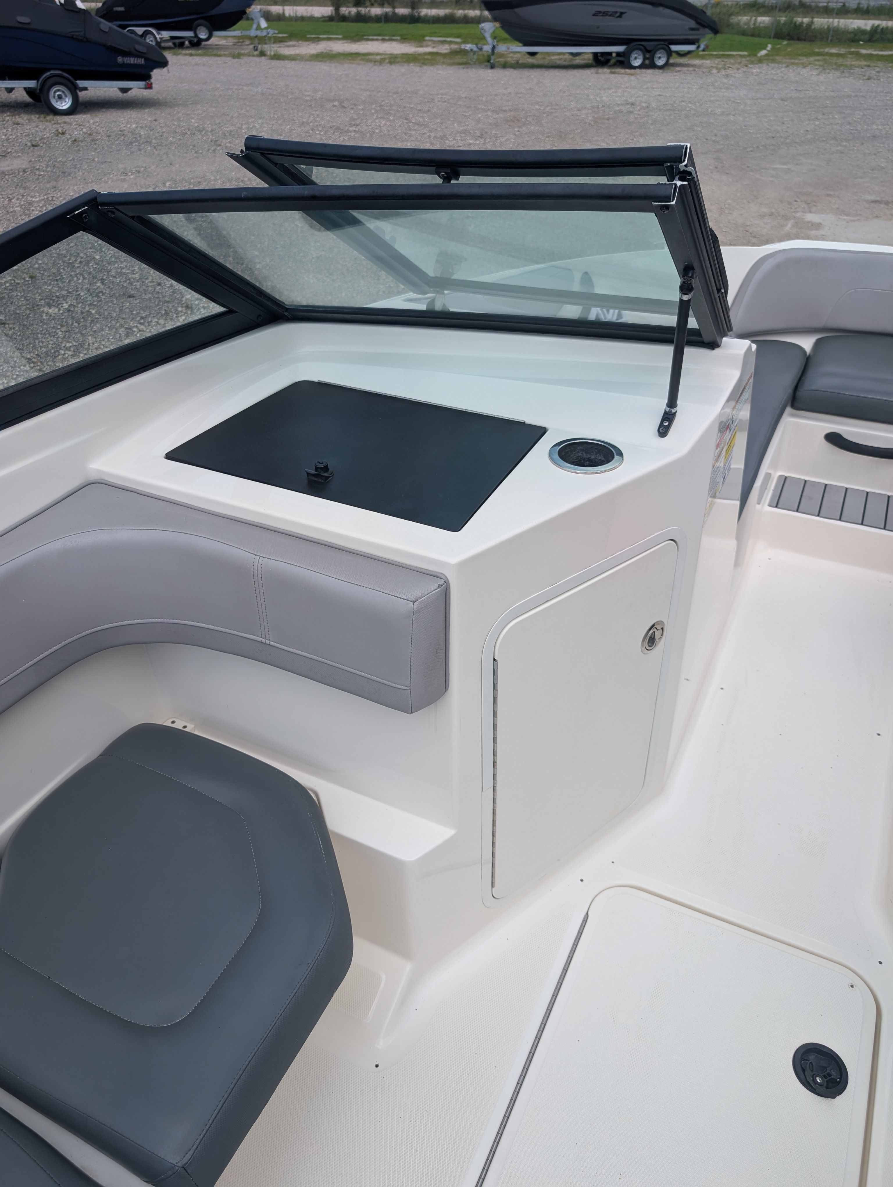 2016 SEA RAY 190 SPX - Image 17