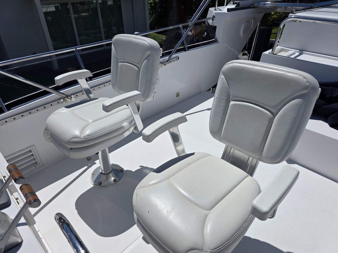 2001 Horizon Sundeck - Image 22