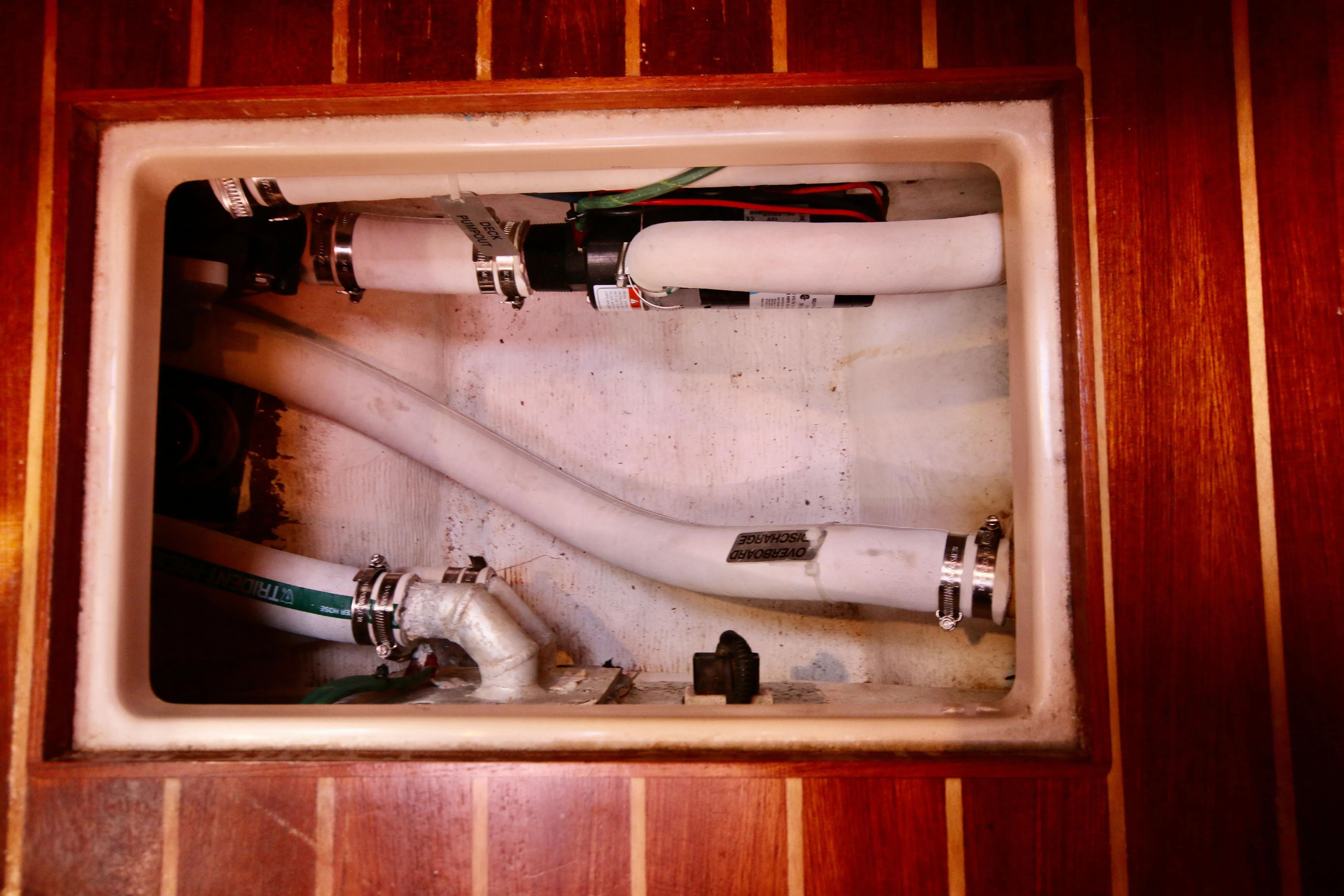 2004 Island Packet 370 - Image 7