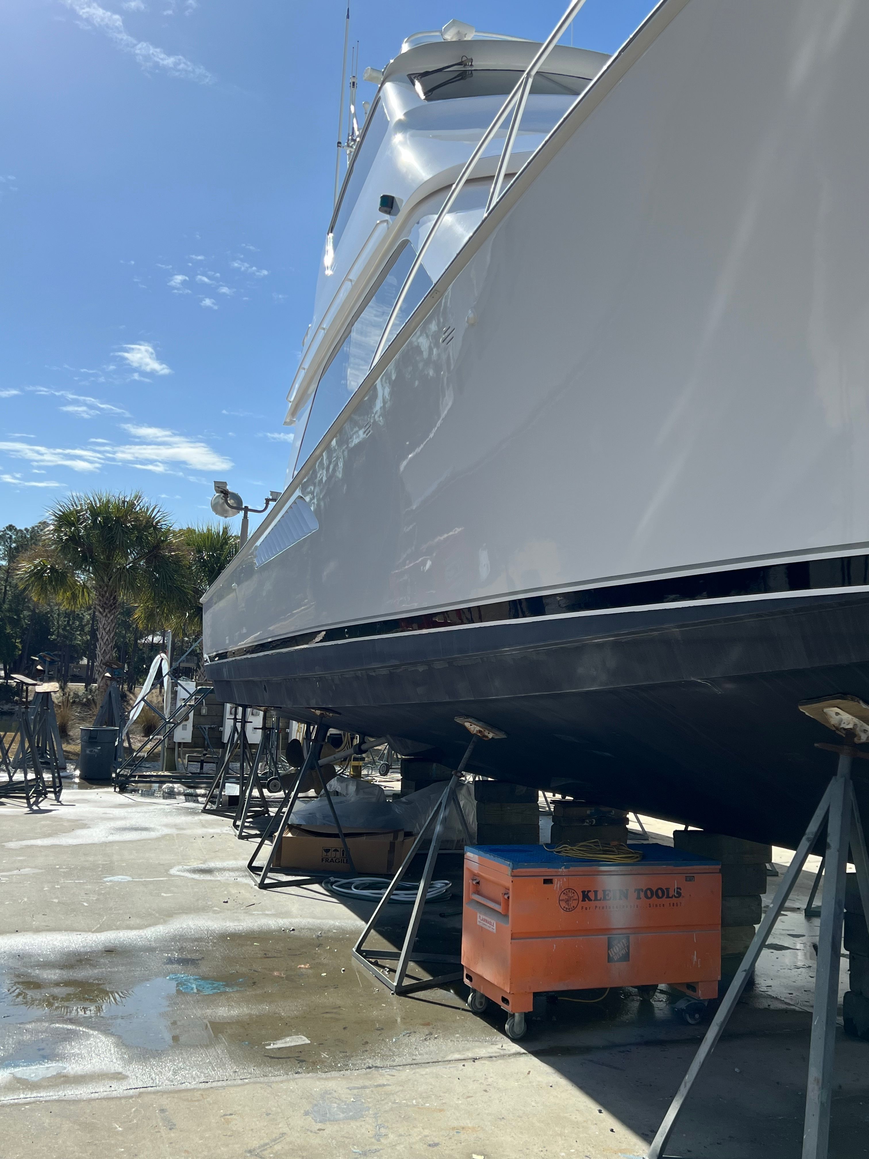 2002 Viking 61 Enclosed Bridge - 10