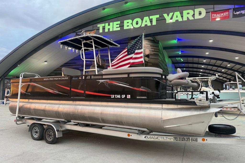 2022 Apex Marine 8524 Pro Fish N Cruise