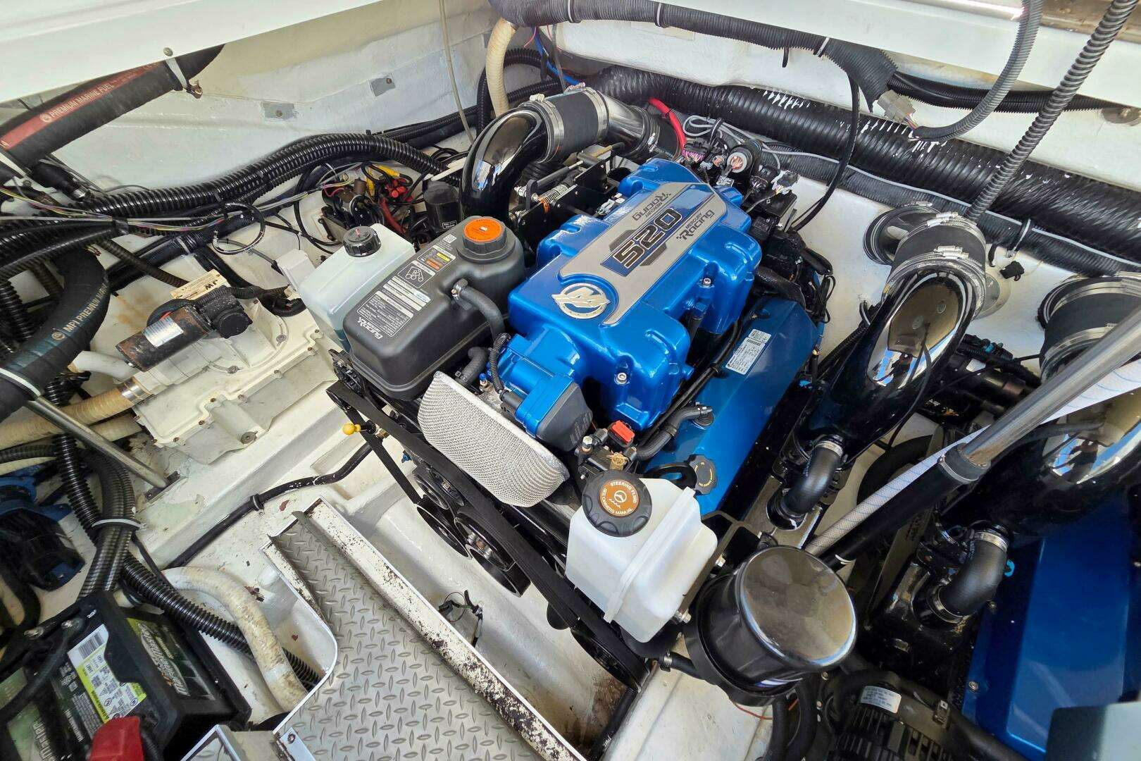 2015 Formula 350 Crossover Bowrider - Image 53