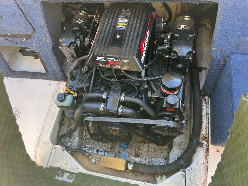 1999 Sea Ray 230 Overnighter - 58