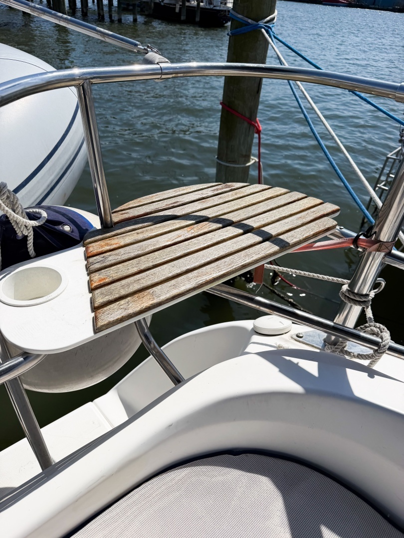 2005 Hunter 36 - Image 28