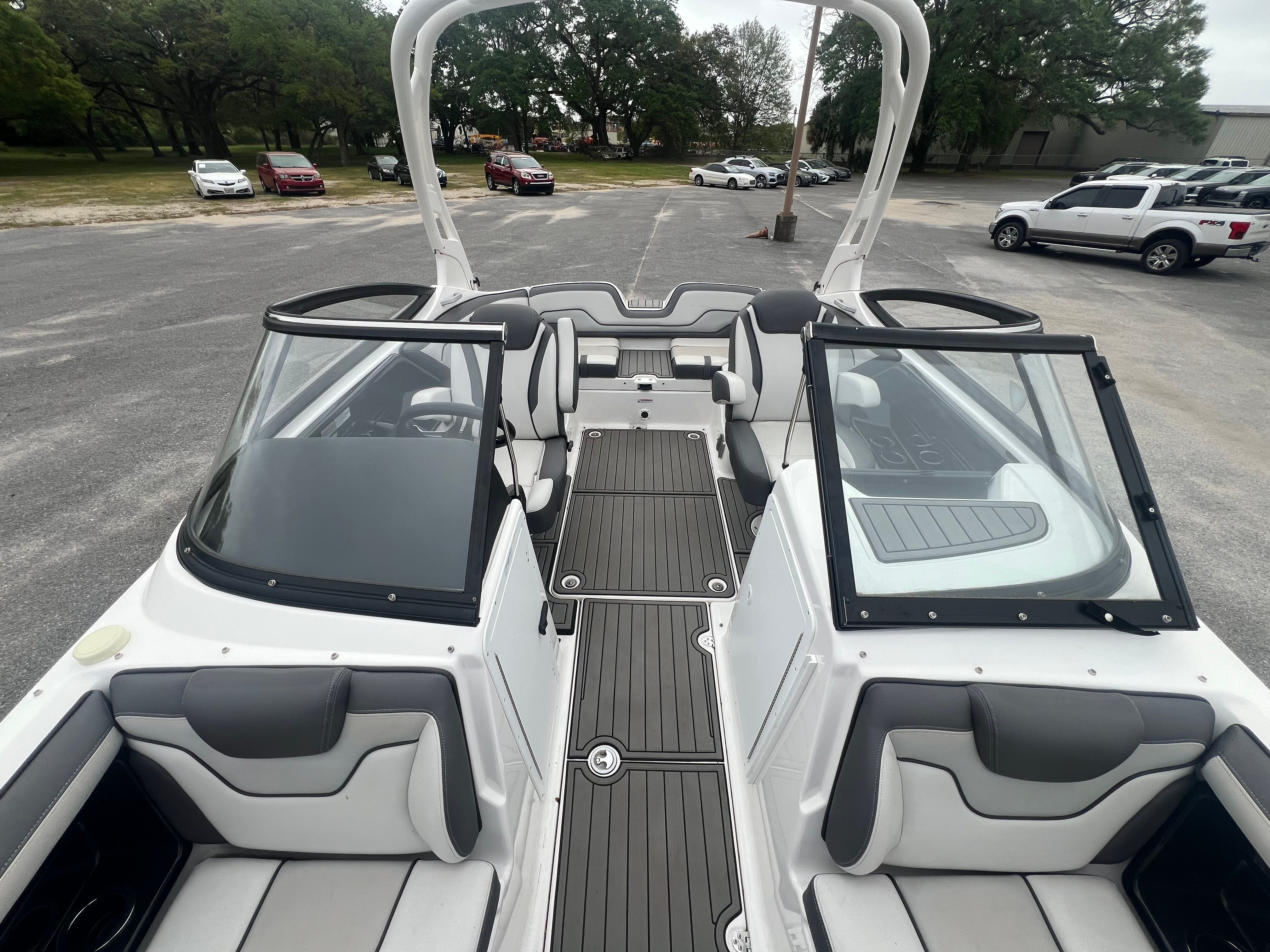 2019 Yamaha Boats 212 Limited S - 18