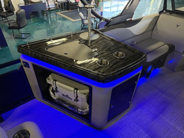 2026 Tahoe LTZ - 23 FT Elite Windshield - 9