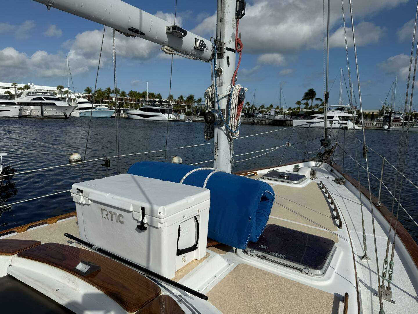 1985 Endeavour 42 - Image 86