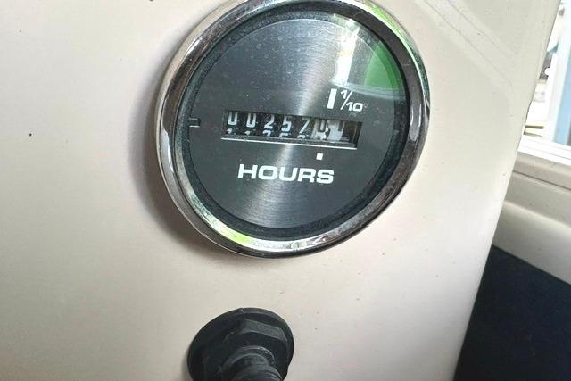 Hour meter reading 257.4 on 2019 Sun Tracker Party Barge 22 XP3.