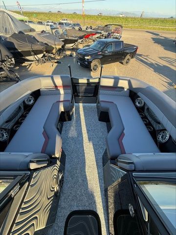 2026 Revel RS25L - 9