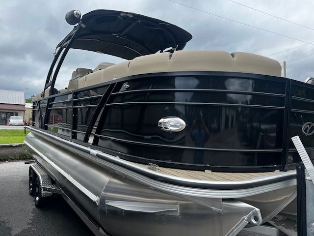 2023 Veranda VP22RCT pontoon boat on trailer, black and beige details.