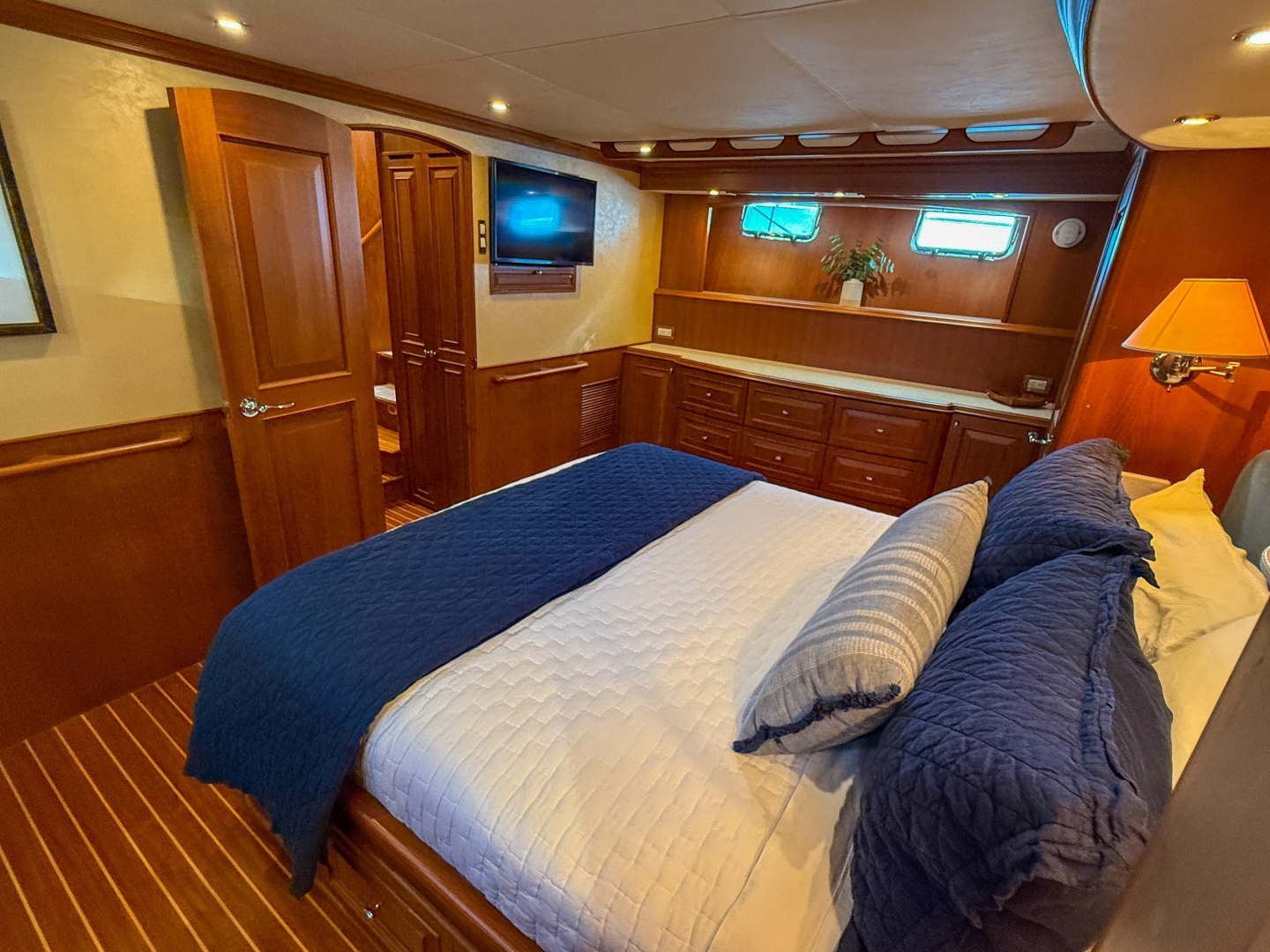 2003 Grand Banks 64 Aleutian RP - Image 44