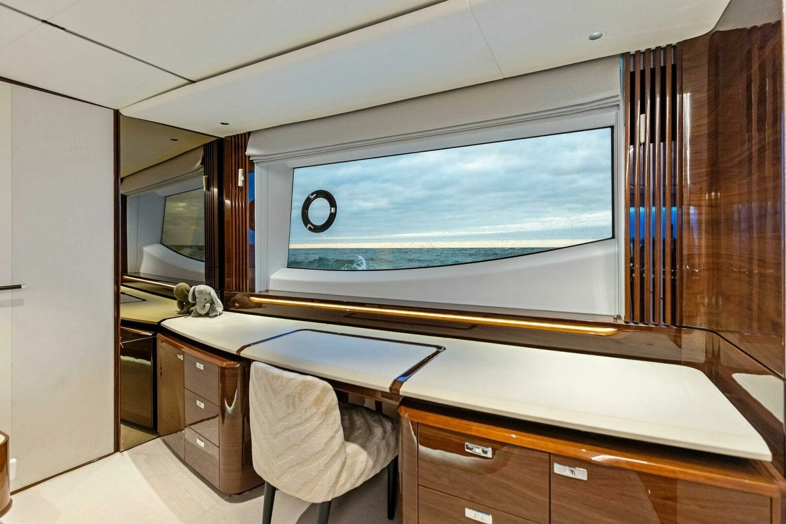 2024 Princess X80 - Image 36