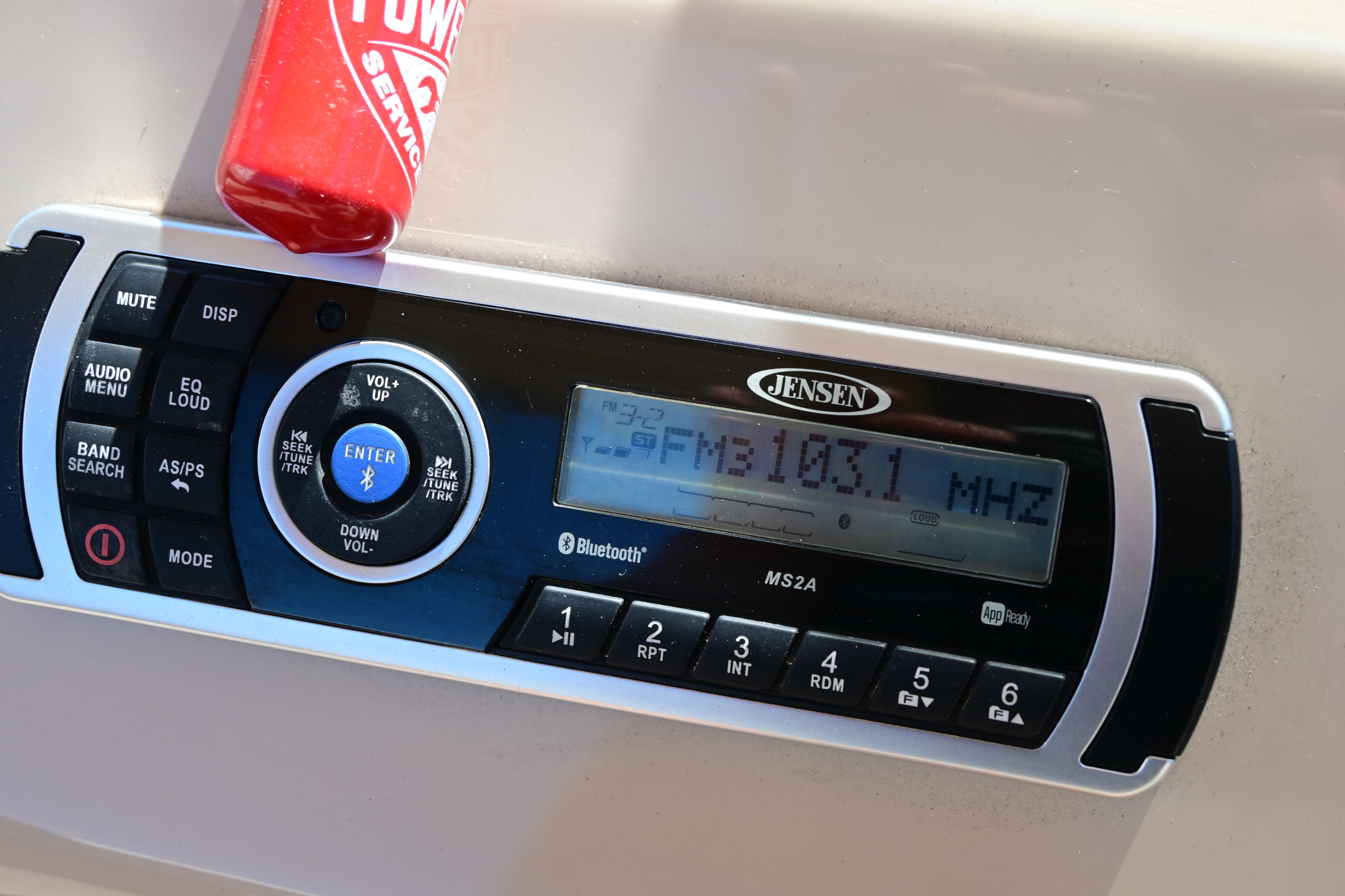 Jensen MS2A radio on Sun Tracker FISHI 2019 boat.