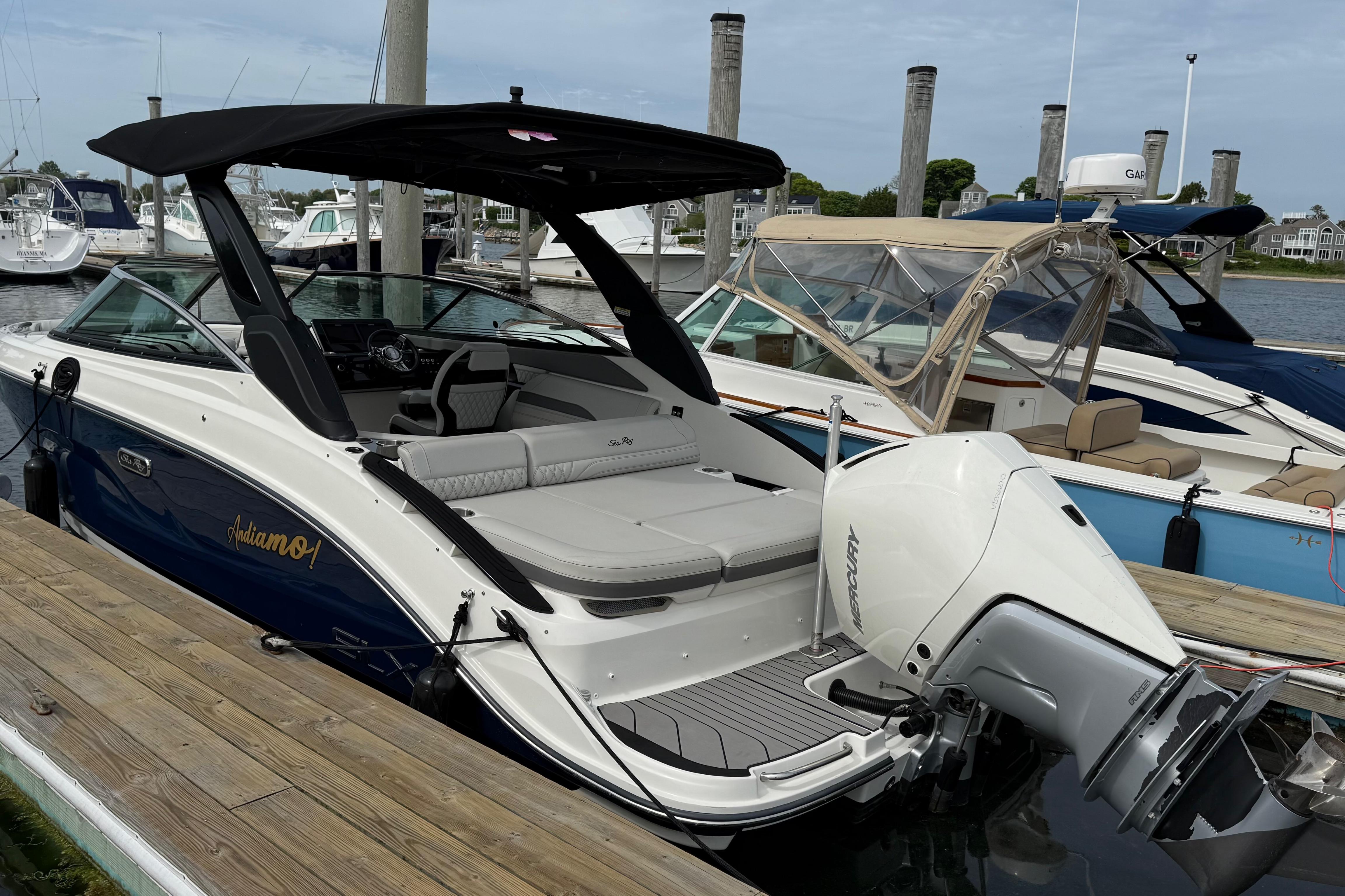 2023 Sea Ray SLX 260 Outboard