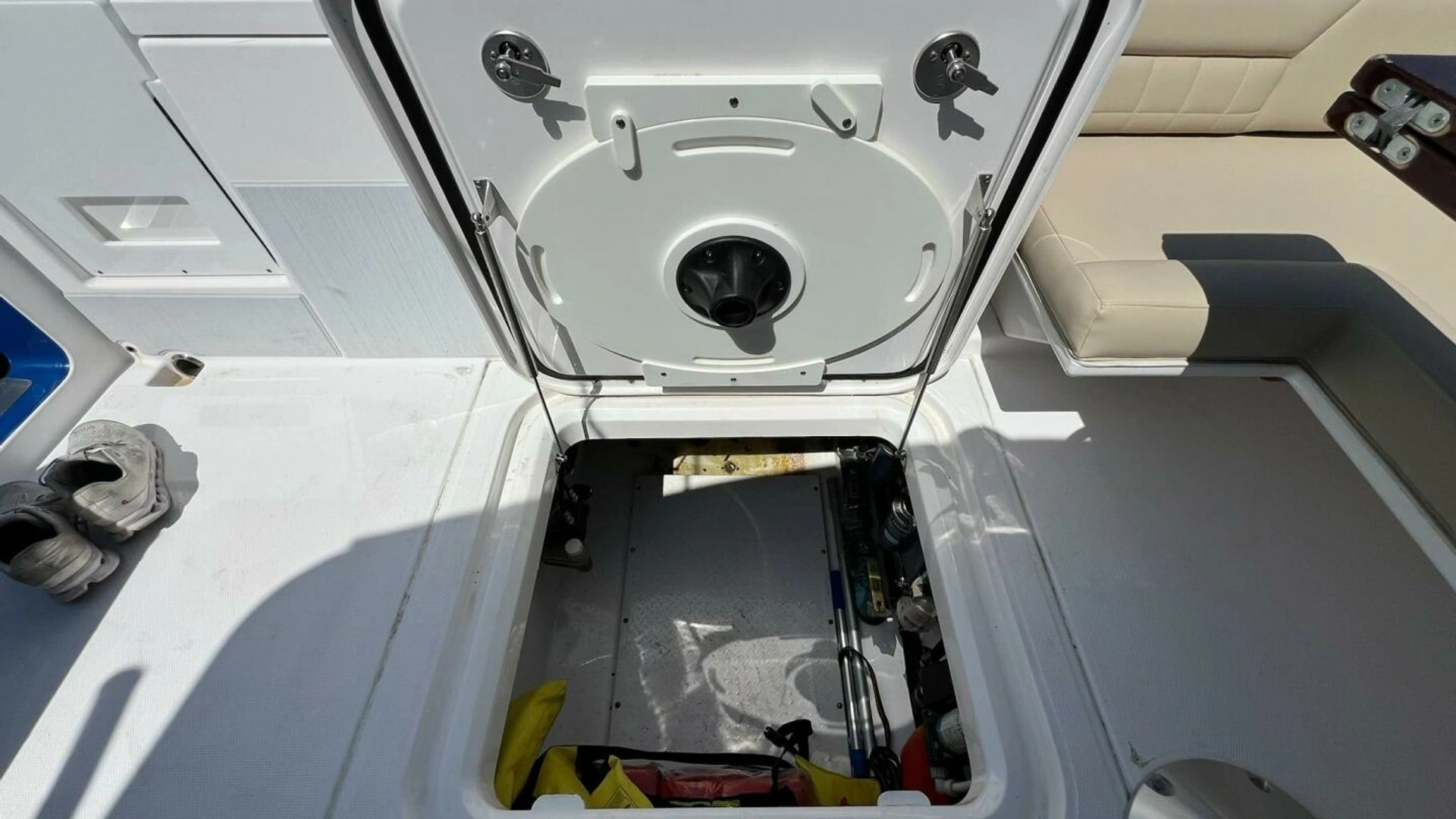 2019 Everglades 340 Dual Console - Image 22