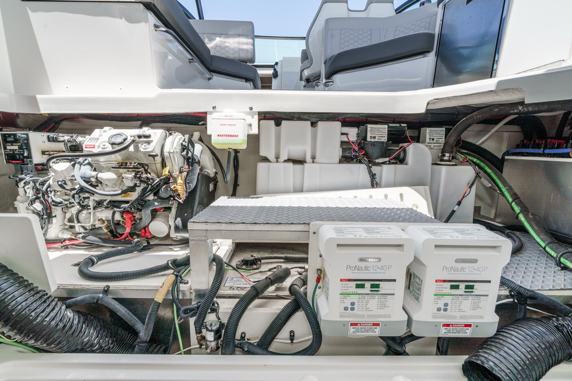 2024 Sea Ray Sundancer 320 Outboard - 12