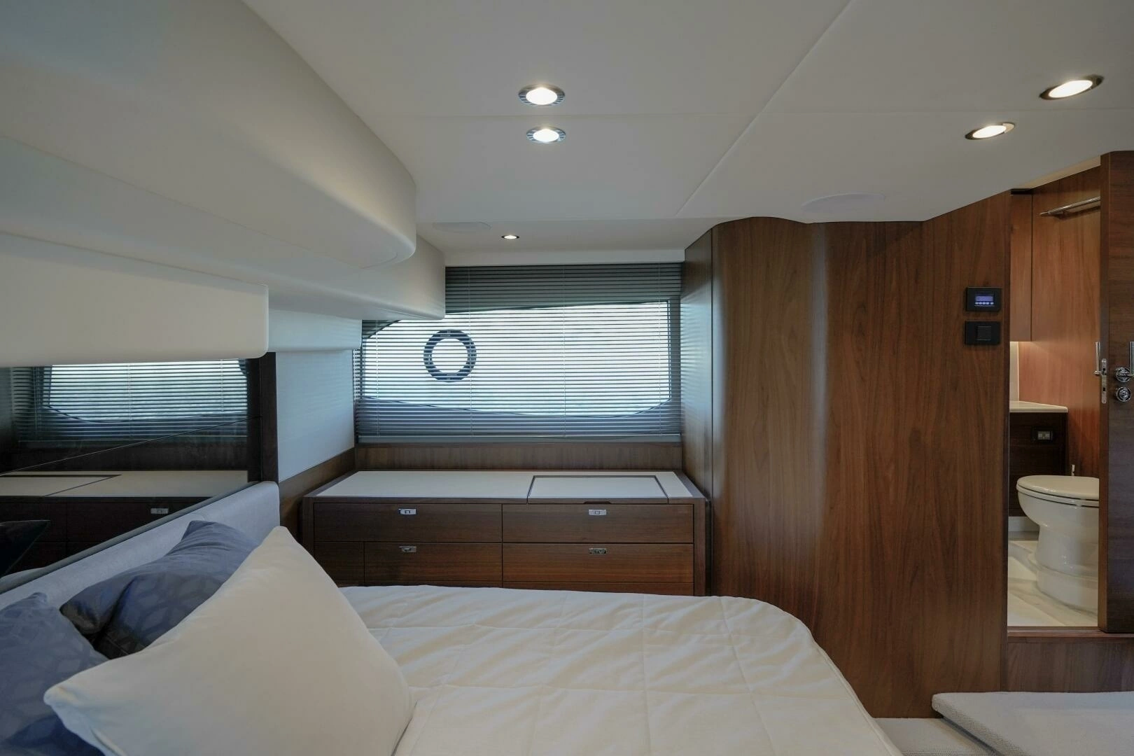 2021 Princess F50 - Image 21