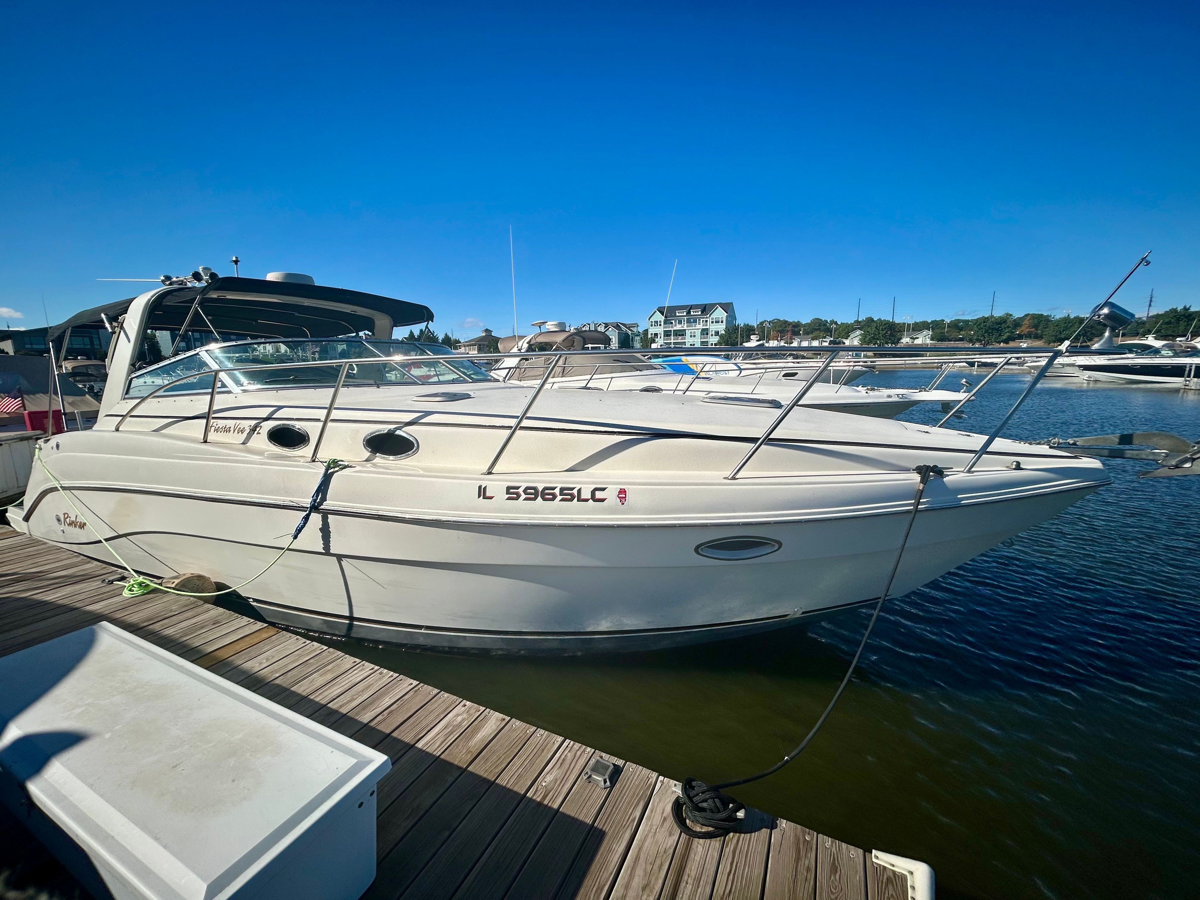 2002 Rinker Fiesta Vee 342